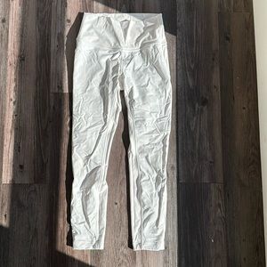 White Lululemon Leggings (6) (midcalf)